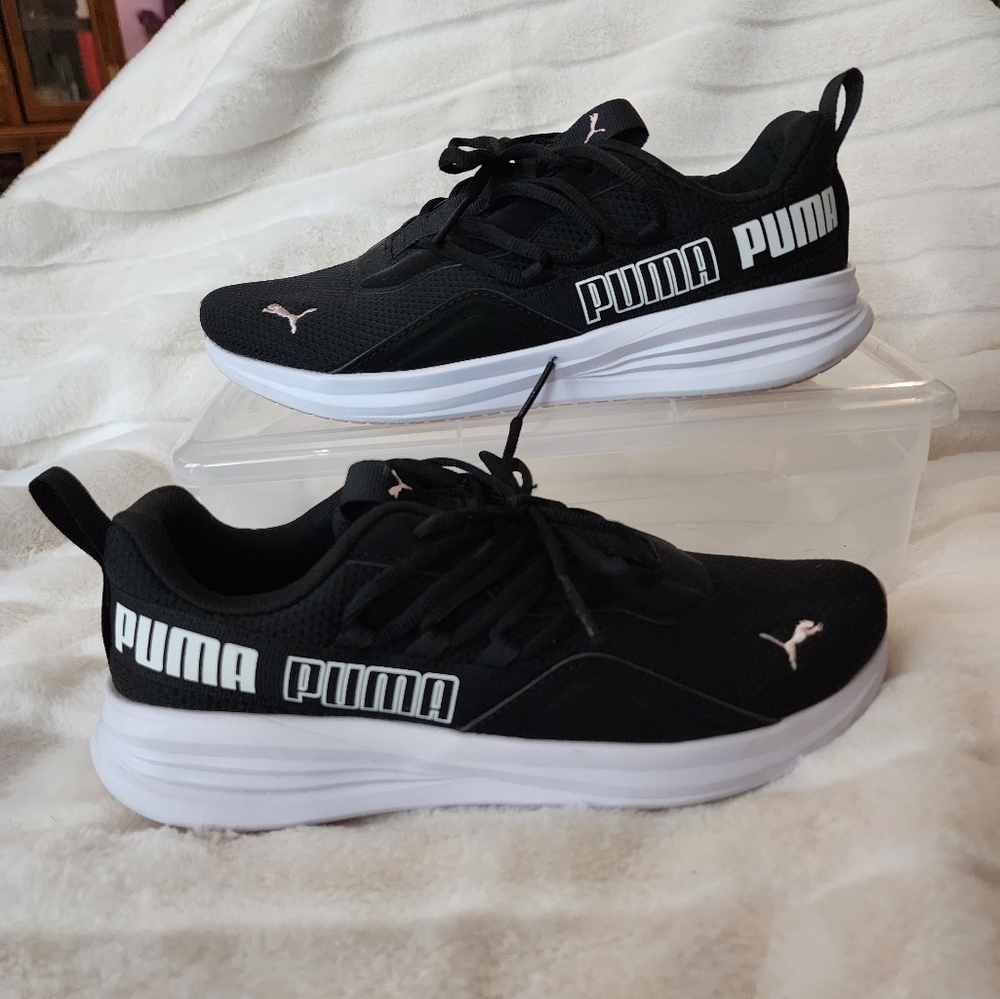9W. Just Like New.  Never Worn. Puma Women's Star Vital Refresh Sneakers